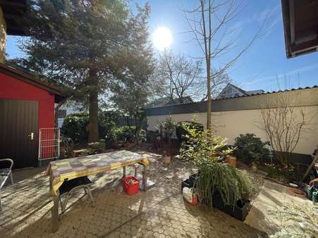 zum Innenhof. - Reihenendhaus in 77652 Offenburg mit 170m² kaufen