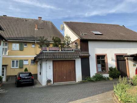 Rückansicht Rückansicht - Zweifamilienhaus in 77955 Ettenheim mit 201m² kaufen