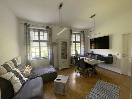 Wohnzimmer - Erdgeschosswohnung in 77855 Achern mit 58m² kaufen