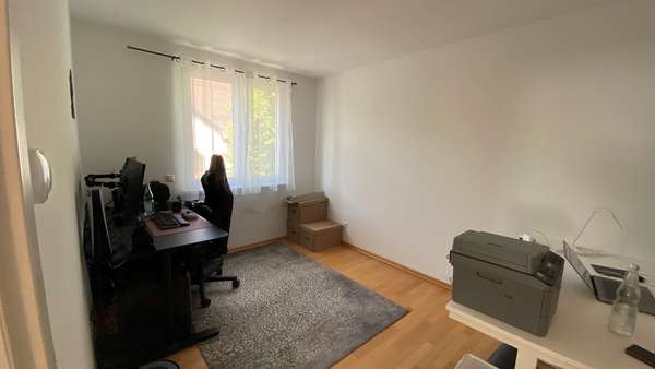 Büro - Etagenwohnung in 77704 Oberkirch mit 93m² mieten