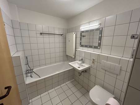 Badezimmer Badezimmer - Dachgeschosswohnung in 77656 Offenburg mit 56m² kaufen