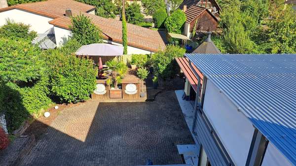 Blick in den Hof Blick in den Hof - Einfamilienhaus in 77933 Lahr mit 171m² kaufen