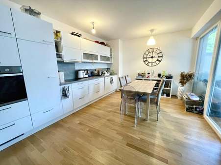 Küche mit Einbauküche und Essbereich - Erdgeschosswohnung in 77652 Offenburg mit 65m² mieten