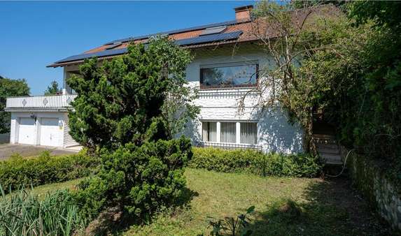 Vorderseite Vorderseite - Zweifamilienhaus in 77704 Oberkirch mit 307m² kaufen