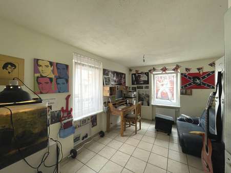 Zimmer im Erdgeschoss Zimmer im Erdgeschoss - Einfamilienhaus in 77880 Sasbach mit 145m² kaufen