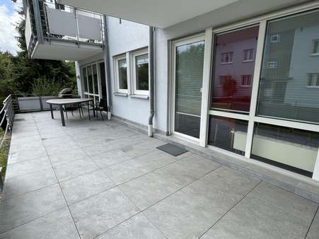 große Terrasse große Terrasse - Erdgeschosswohnung in 77654 Offenburg mit 130m² mieten
