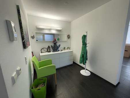 mit Garderobe mit Garderobe - Erdgeschosswohnung in 77654 Offenburg mit 130m² mieten