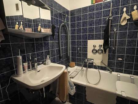 Badezimmer Badezimmer - Etagenwohnung in 77654 Offenburg mit 81m² kaufen