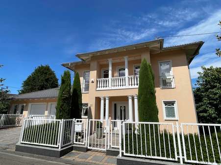 Herzlich Willkommen in Ihrem neuen Zuhause! - Villa in 77656 Offenburg mit 203m² kaufen