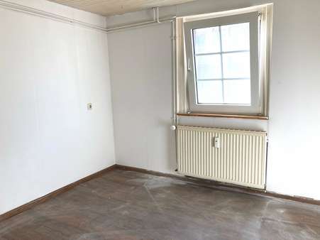 Zimmer im Erdgeschoss - Einfamilienhaus in 77948 Friesenheim mit 205m² kaufen
