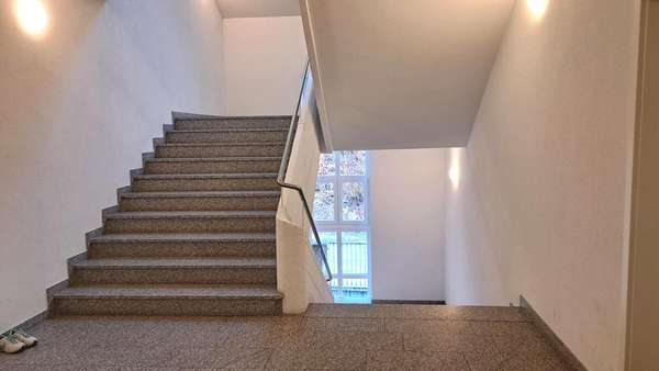 Treppenhaus - Etagenwohnung in 77933 Lahr mit 77m² kaufen