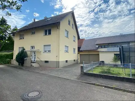 3 Wohnungen => EG Wohnung ist frei