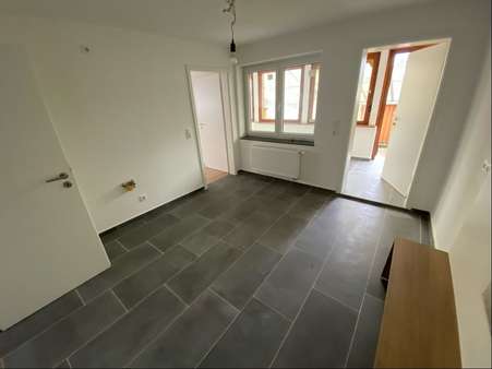 Küche mit Loggia und Zugang Garten - Doppelhaushälfte in 77781 Biberach mit 130m² kaufen