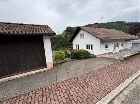 Attraktives 2-Familienhaus in Nordrach – Ruhige Lage, tolle Aussicht !!!!