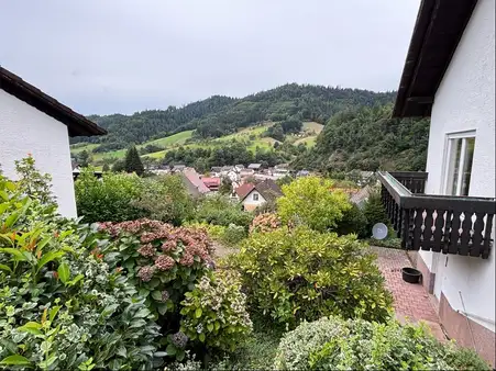 Attraktives 2-Familienhaus in Nordrach – Ruhige Lage, tolle Aussicht !!!!