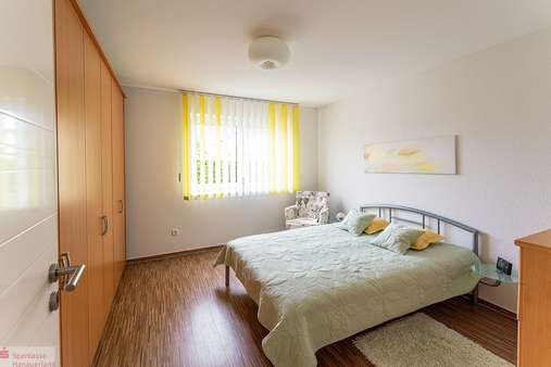 Schlafzimmer ELW - Zweifamilienhaus in 77866 Rheinau mit 243m² kaufen