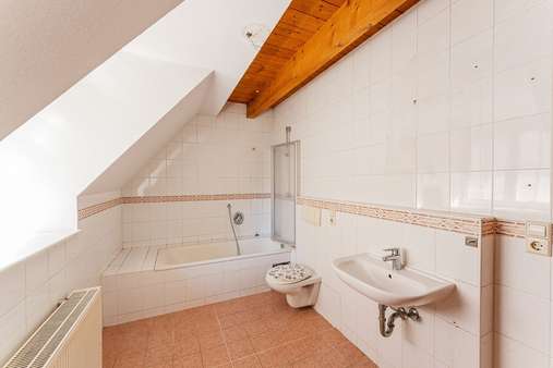 Tageslichtbadezimmer Wohnung 2 Tageslichtbadezimmer Wohnung 2 - Mehrfamilienhaus in 77731 Willstätt mit 339m² kaufen