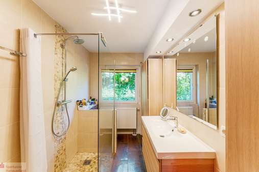 Badezimmer Badezimmer - Einfamilienhaus in 77694 Kehl mit 149m² kaufen