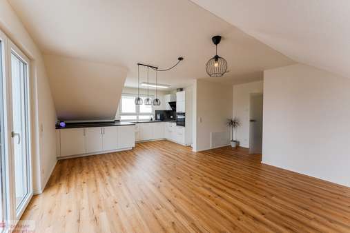 Wohn-Esszimmer mit Einbauküche Wohn-Esszimmer mit Einbauküche - Mehrfamilienhaus in 77866 Rheinau mit 271m² kaufen