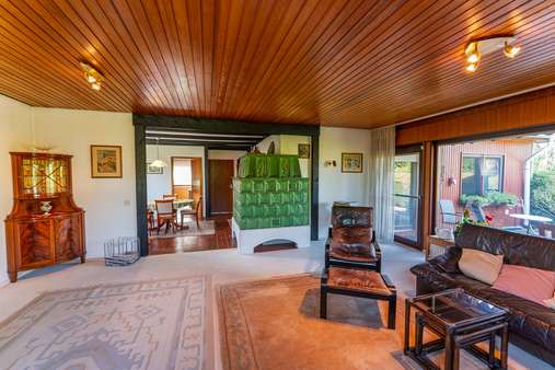 Wohnzimmer mit Zugang Terrasse - Einfamilienhaus in 77694 Kehl mit 113m² kaufen