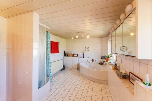 Badezimmer Badezimmer - Reihenmittelhaus in 77694 Kehl mit 128m² kaufen