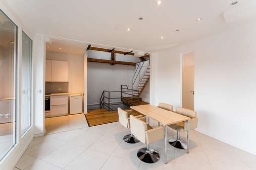 Wohnbereich mit Küche - Galerie in 77694 Kehl mit 156m² kaufen