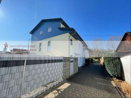 Hausansicht - Doppelhaushälfte in 76571 Gaggenau mit 169m² kaufen