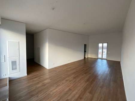 großer Wohn-Essbereich - Etagenwohnung in 76437 Rastatt mit 119m² mieten