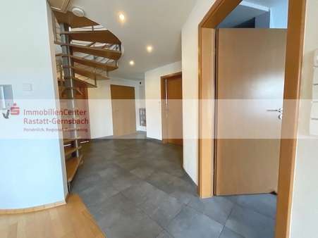 Flur - Maisonette-Wohnung in 76479 Steinmauern mit 180m² kaufen