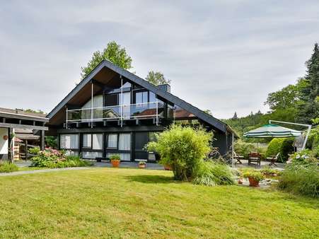 Hausansicht - Einfamilienhaus in 75181 Pforzheim mit 240m² kaufen