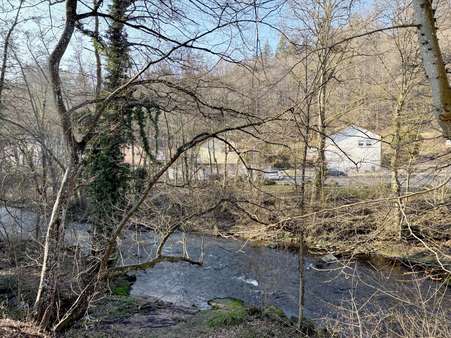 Garten grenzt an die Würm Garten grenzt an die Würm - Einfamilienhaus in 75181 Pforzheim mit 120m² kaufen