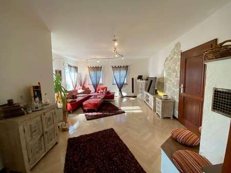 toller Wohnbereich - Einfamilienhaus in 75365 Calw mit 133m² kaufen