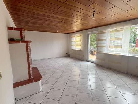 großer, heller Wohnbereich ... - Reihenmittelhaus in 75228 Ispringen mit 112m² kaufen