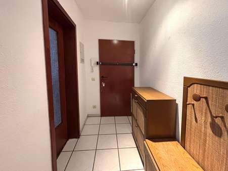 Eingangsbereich - Etagenwohnung in 75175 Pforzheim mit 69m² kaufen