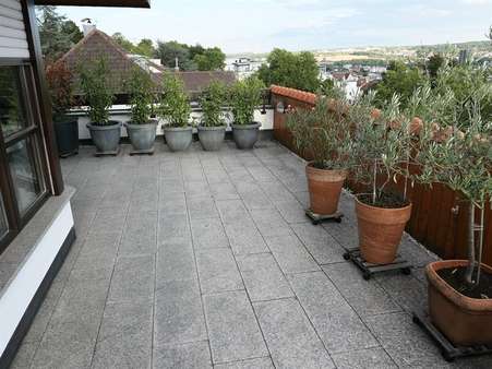 toller Terrassenbereich - Dachgeschosswohnung in 75179 Pforzheim mit 149m² kaufen