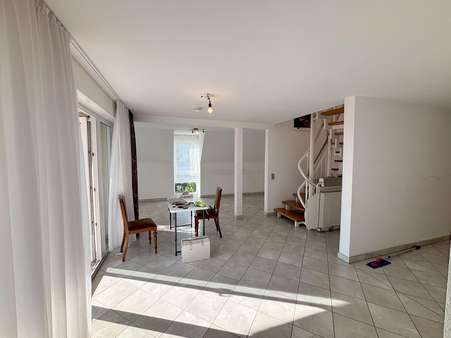 Wohnzimmer - Penthouse-Wohnung in 75417 Mühlacker, Enzberg mit 148m² kaufen