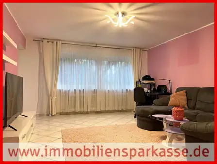 Großzügige Wohnung mit Garage und Balkon!