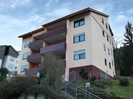 gepflegte Wohnanlage - Etagenwohnung in 75399 Unterreichenbach mit 64m² kaufen