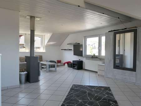 lichtdurchfluteter und... - Dachgeschosswohnung in 75446 Wiernsheim mit 87m² kaufen