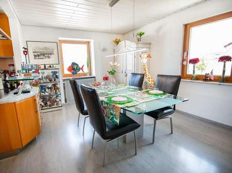 Einladender Essbereich Einladender Essbereich - Maisonette-Wohnung in 75217 Birkenfeld mit 182m² kaufen
