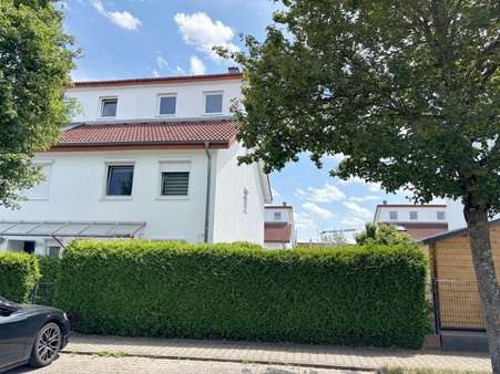 Herzlich willkommen! - Reihenendhaus in 75181 Pforzheim mit 123m² kaufen