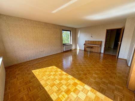 Wohnzimmer - Einfamilienhaus in 75223 Niefern-Öschelbronn, Niefern mit 133m² kaufen