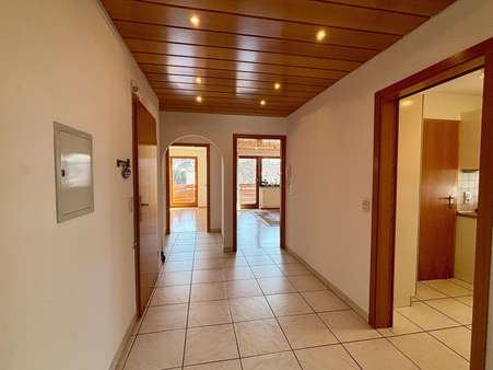 viel Platz im Flur - Dachgeschosswohnung in 75382 Althengstett mit 100m² kaufen