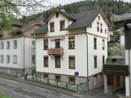 Hausansicht - Mehrfamilienhaus in 75323 Bad Wildbad mit 329m² kaufen