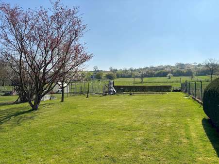 viel Platz im Garten - Zweifamilienhaus in 75210 Keltern mit 177m² kaufen