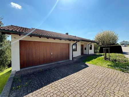Garage am Haus - Einfamilienhaus in 72218 Wildberg mit 139m² kaufen