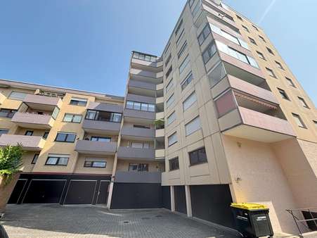 Hausansicht Hausansicht - Etagenwohnung in 75177 Pforzheim mit 89m² kaufen
