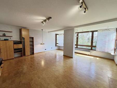 riesiges Wohnzimmer riesiges Wohnzimmer - Etagenwohnung in 75365 Calw mit 154m² kaufen