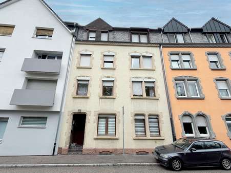 Ansicht von der Straße - Mehrfamilienhaus in 75180 Pforzheim mit 230m² kaufen
