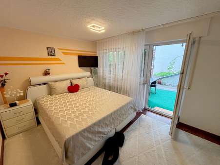 Schlafzimmer mit... Schlafzimmer mit... - Mehrfamilienhaus in 72202 Nagold mit 610m² kaufen